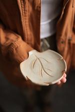 Folk White Autumn Leaf Dish